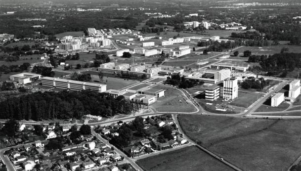 Vue aérienne de l'université de Bordeaux, 1970